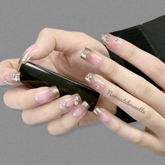 Rhinestone French Manicure Press On Nails - Picture 4 of 15